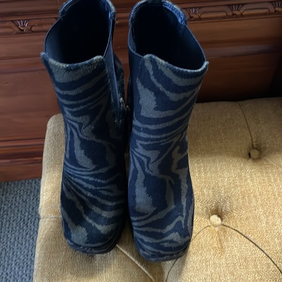 Jessica Simpson animal print boots - Picture 5 of 5